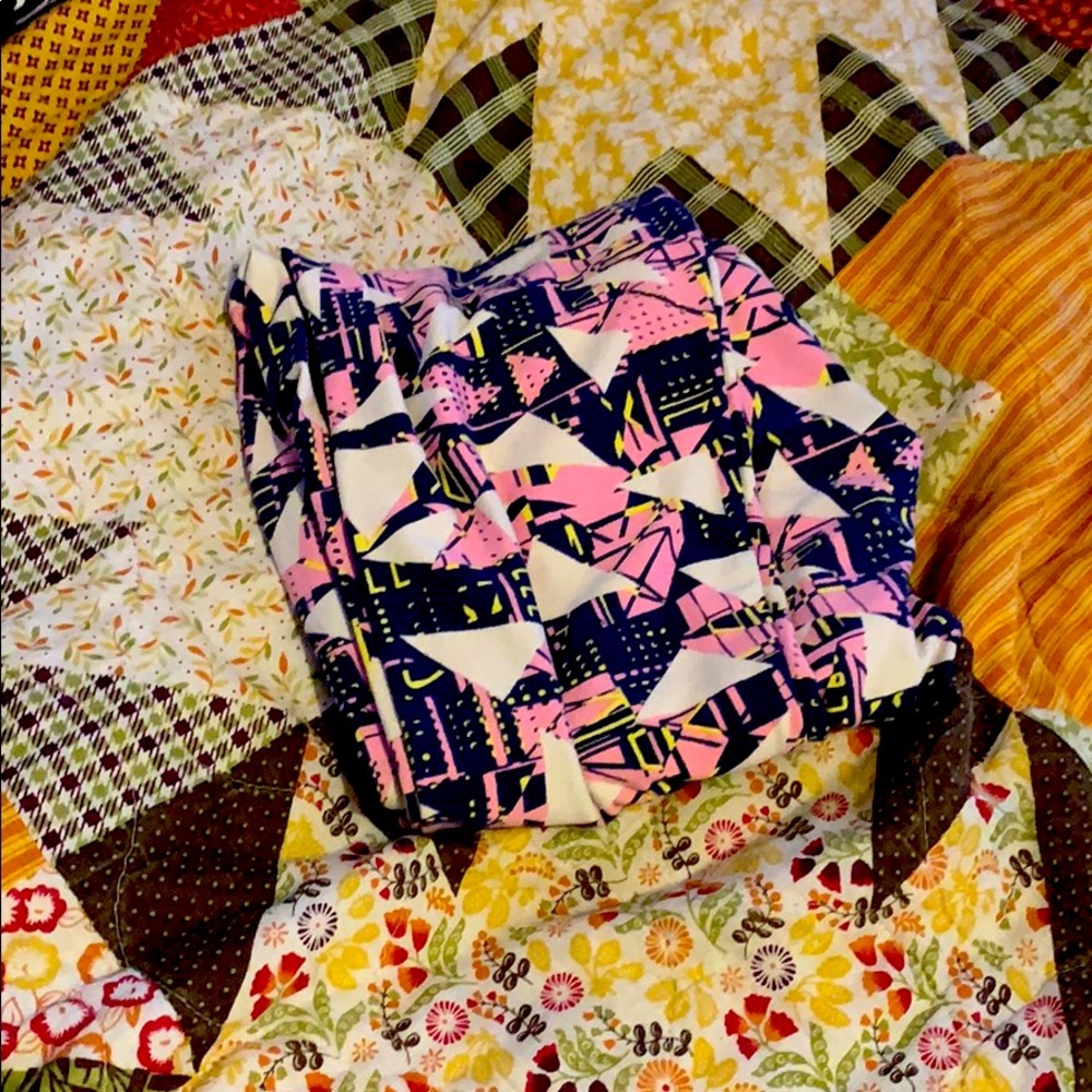 Abstract print leggings!